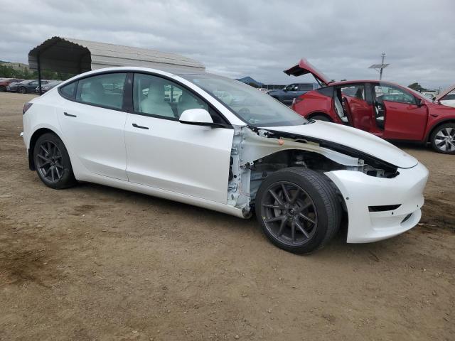 5YJ3E1EB0MF073052 Tesla 2021