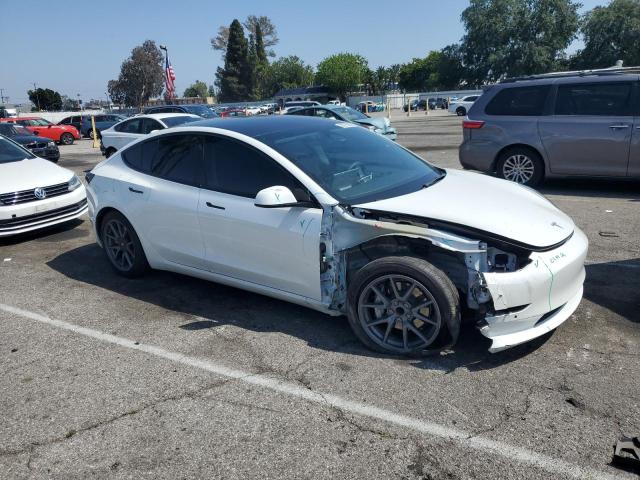 5YJ3E1EA7NF245540 Tesla 2022