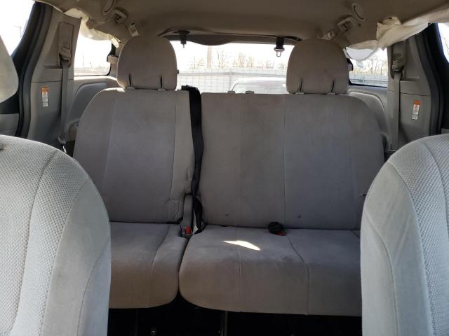 5TDZZ3DC2KS989647 Toyota Sienna
