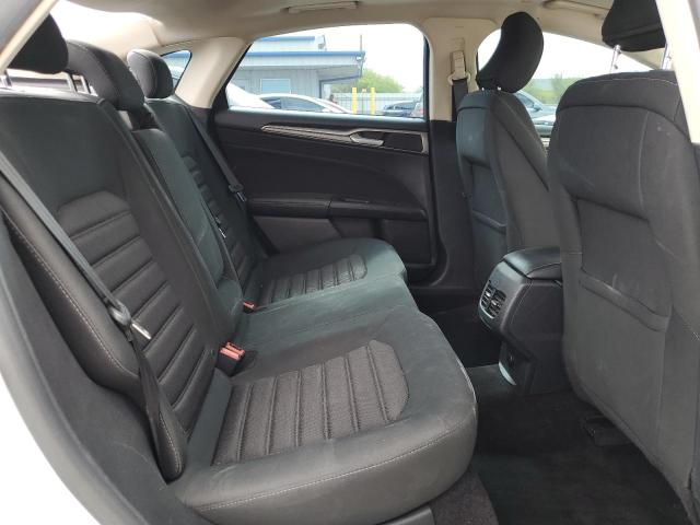 3FA6P0LUXHR316124 Ford FUSION SE