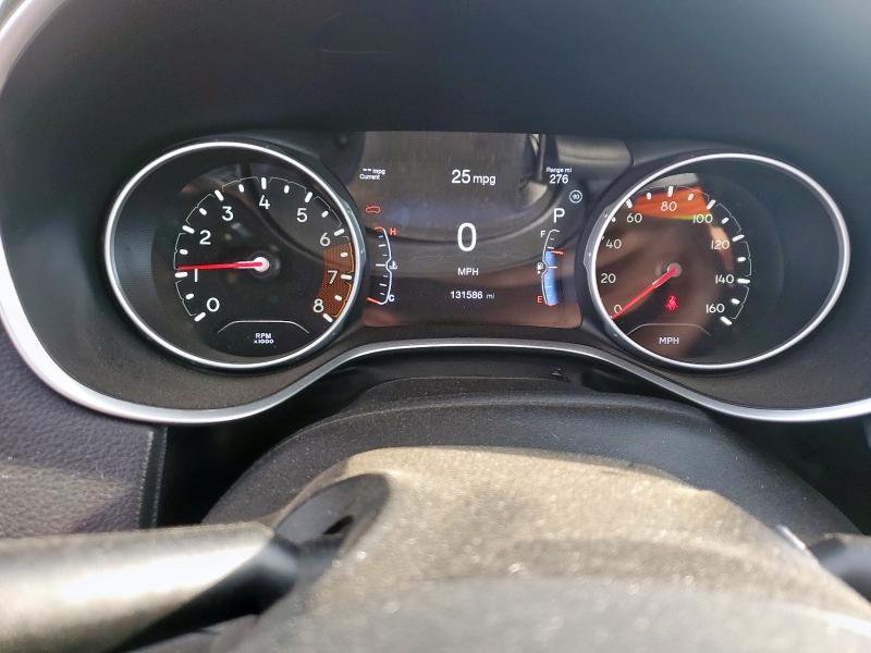 3C4NJDCB7JT135679 Jeep COMPASS LI