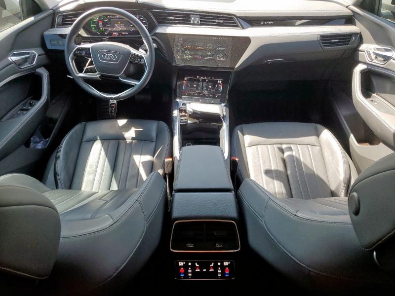WA1AAAGEXNB023977 Audi E-tron Pre