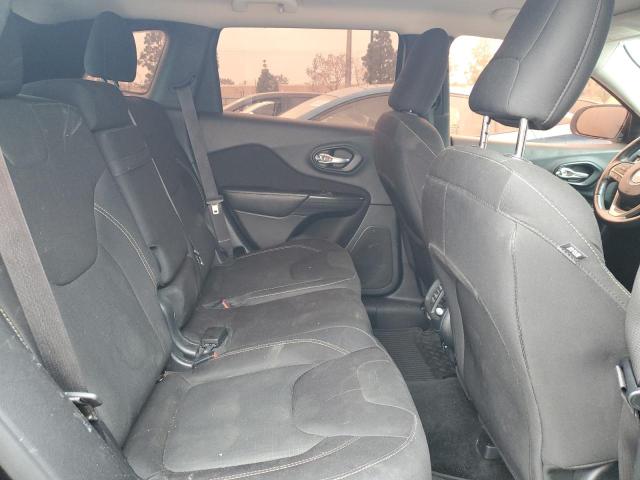 1C4PJLCB7GW128303 Jeep Cherokee