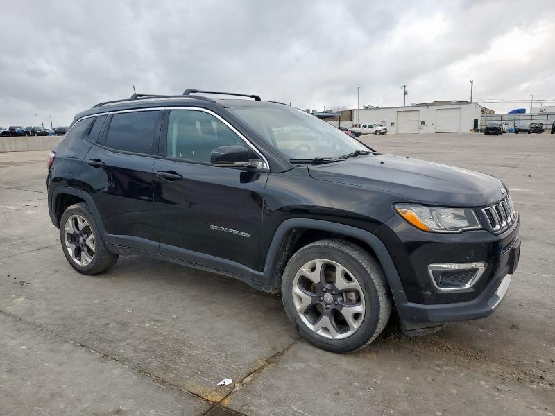 3C4NJDCB7JT135679 Jeep COMPASS LI