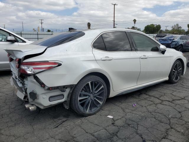 4T1BZ1HK0JU015954 Toyota CAMRY XSE