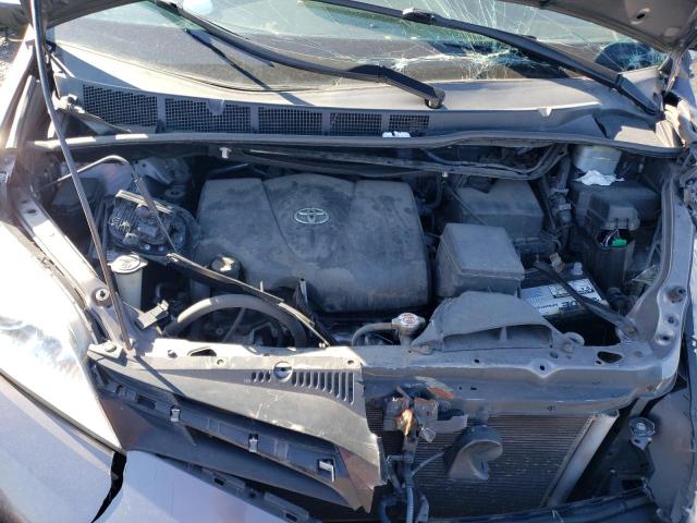 5TDZZ3DC2KS989647 Toyota Sienna