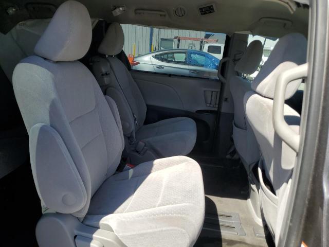 5TDKZ3DC1HS820732 Toyota SIENNA LE