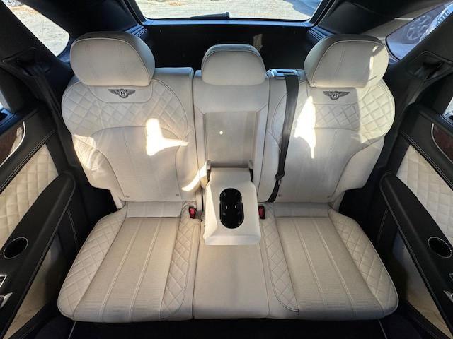 SJAAC2ZV1HC014037 Bentley Bentayga