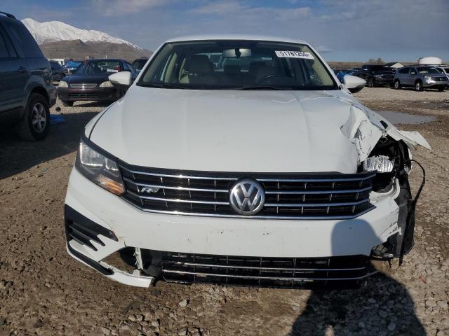 1VWDT7A32HC084128 Volkswagen PASSAT R-L
