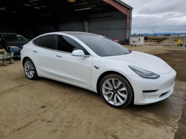 5YJ3E1EA8JF164993 Tesla 2018