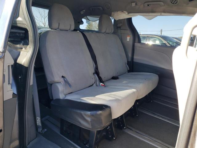 5TDZZ3DC2KS989647 Toyota Sienna