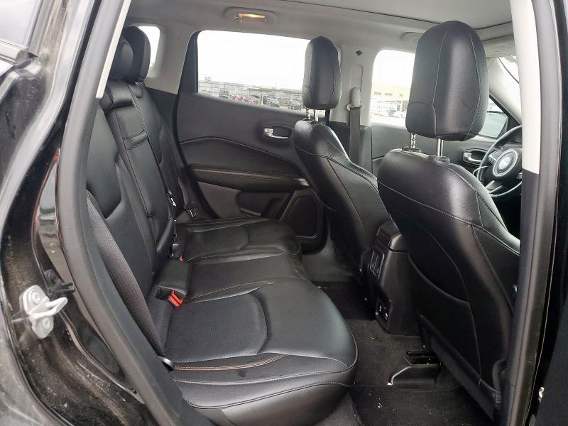 3C4NJDCB7JT135679 Jeep COMPASS LI
