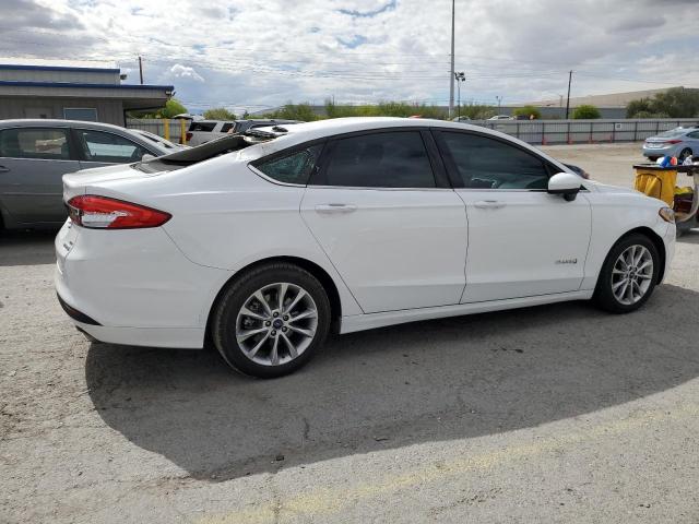 3FA6P0LUXHR316124 Ford FUSION SE