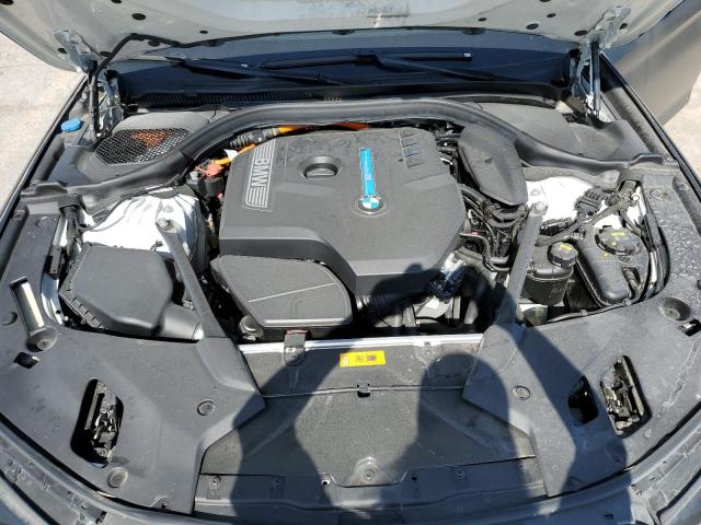 WBAJA9C58JB033215 BMW 530e