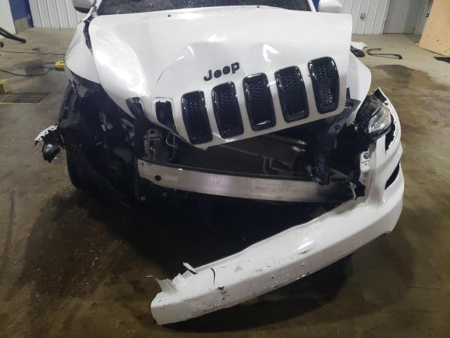 1C4PJLCB8JD527952 Jeep Cherokee Latitude