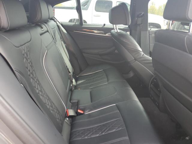 WBA13BK08MCG44354 BMW M550xi