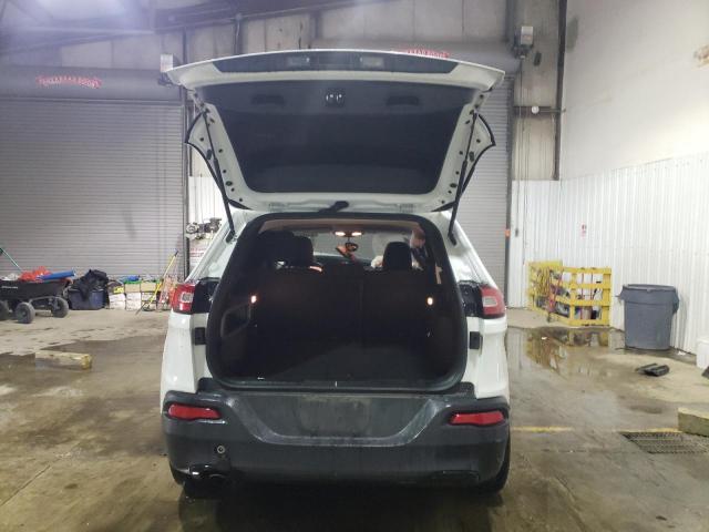 1C4PJLCB8JD527952 Jeep Cherokee Latitude