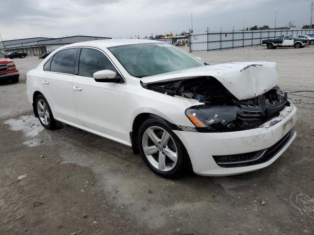 1VWBV7A34FC101882 Volkswagen PASSAT SE