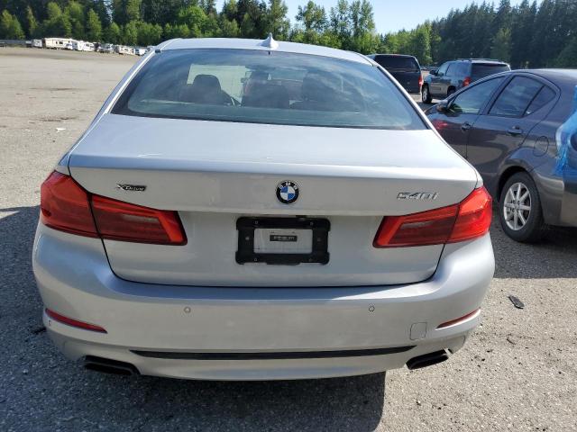WBAJE7C56JWD49670 BMW 540 XI