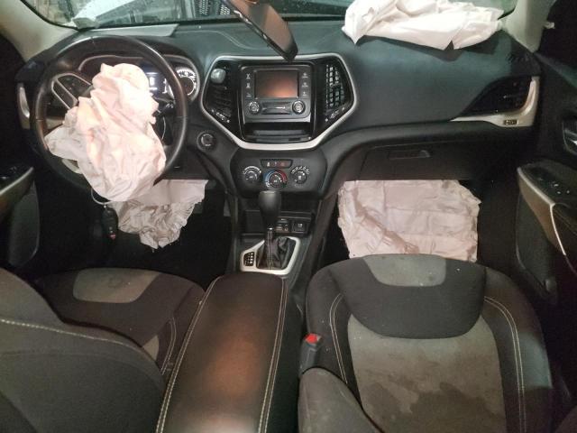 1C4PJLCB8JD527952 Jeep Cherokee Latitude