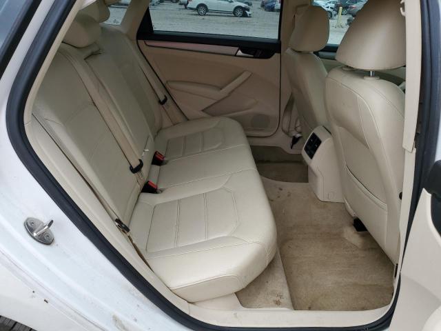 1VWBV7A34FC101882 Volkswagen PASSAT SE