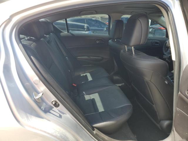 19VDE1F33EE002472 Acura ILX 20
