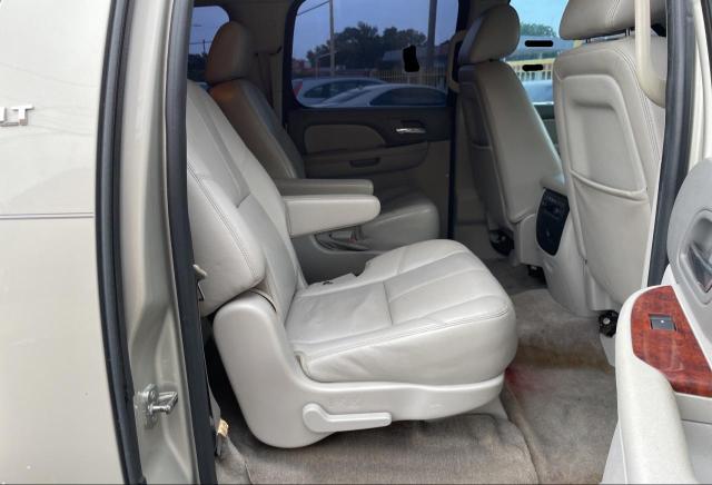 1GNSCJE04ER227409 Chevrolet Suburban C1500 Lt