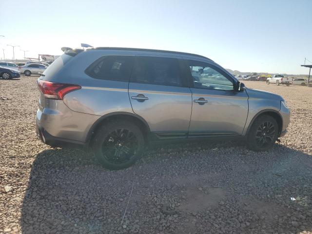 JA4AZ3A33JZ044070 Mitsubishi Outlander Se