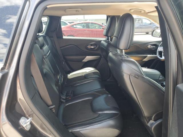 1C4PJLLB8JD553483 Jeep Cherokee Latitude Plus