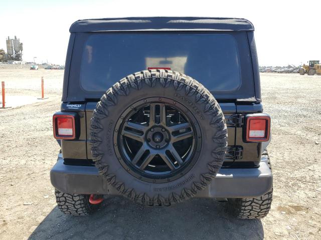 1C4HJXDG2JW158676 Jeep Wrangler Unlimited Sport