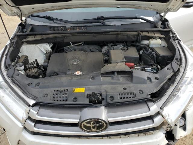 5TDKZRFH3JS288109 Toyota Highlander Se