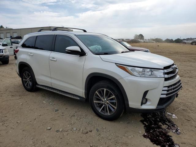 5TDKZRFH3JS288109 Toyota Highlander Se
