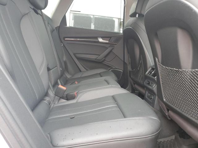 WA1BNAFY0K2043882 Audi Q5 Premium Plus