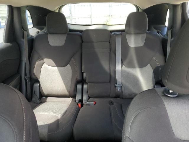 1C4PJLCB9JD588873 Jeep Cherokee Latitude