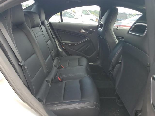 WDDSJ4GB8HN406231 Mercedes-Benz CLA 250 4MATIC