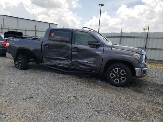 5TFDY5F18JX735857 Toyota Tundra Crewmax Sr5