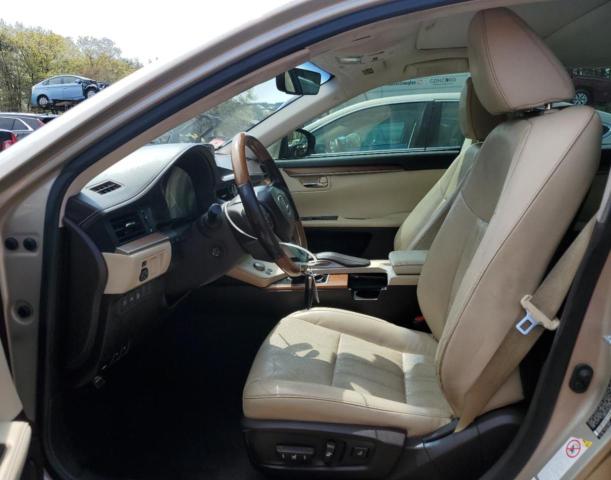 JTHBW1GG9J2185220 Lexus ES 300H