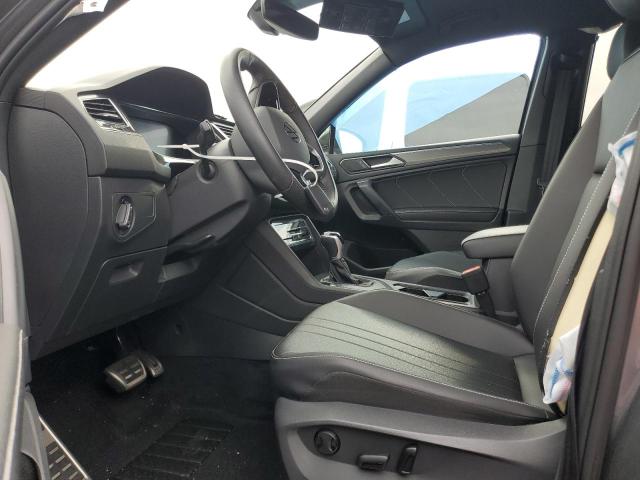 3VVCB7AX7NM139799 Volkswagen Tiguan Se R-line Black