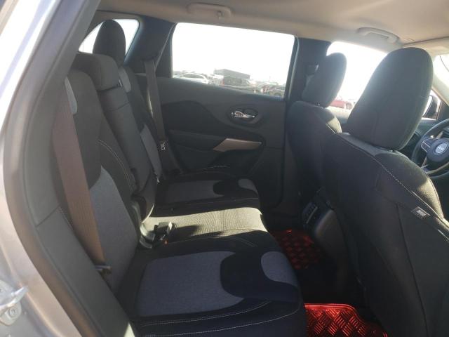 1C4PJMCB2JD507525 Jeep Cherokee Latitude