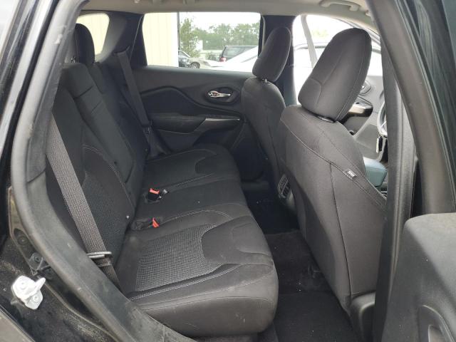 1C4PJLCB8KD149701 Jeep Cherokee Latitude