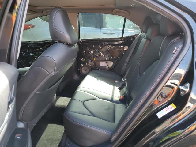 4T1B61HK6JU029785 Toyota CAMRY XSE