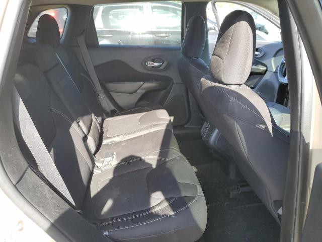 1C4PJLCB4FW655570 Jeep Cherokee Latitude