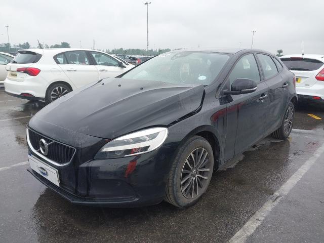 Auction sale of the 2019 Volvo V40 Moment, vin: *****************, lot number: 55113884