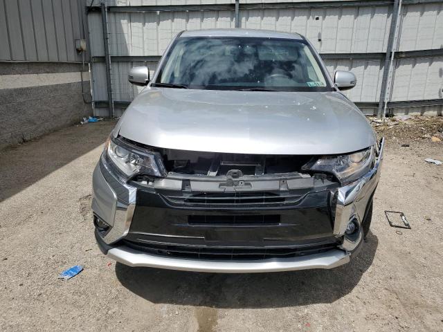 JA4AZ3A39JZ038841 Mitsubishi Outlander Se