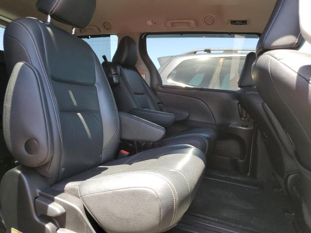 5TDXZ3DC3HS788064 Toyota SIENNA SE
