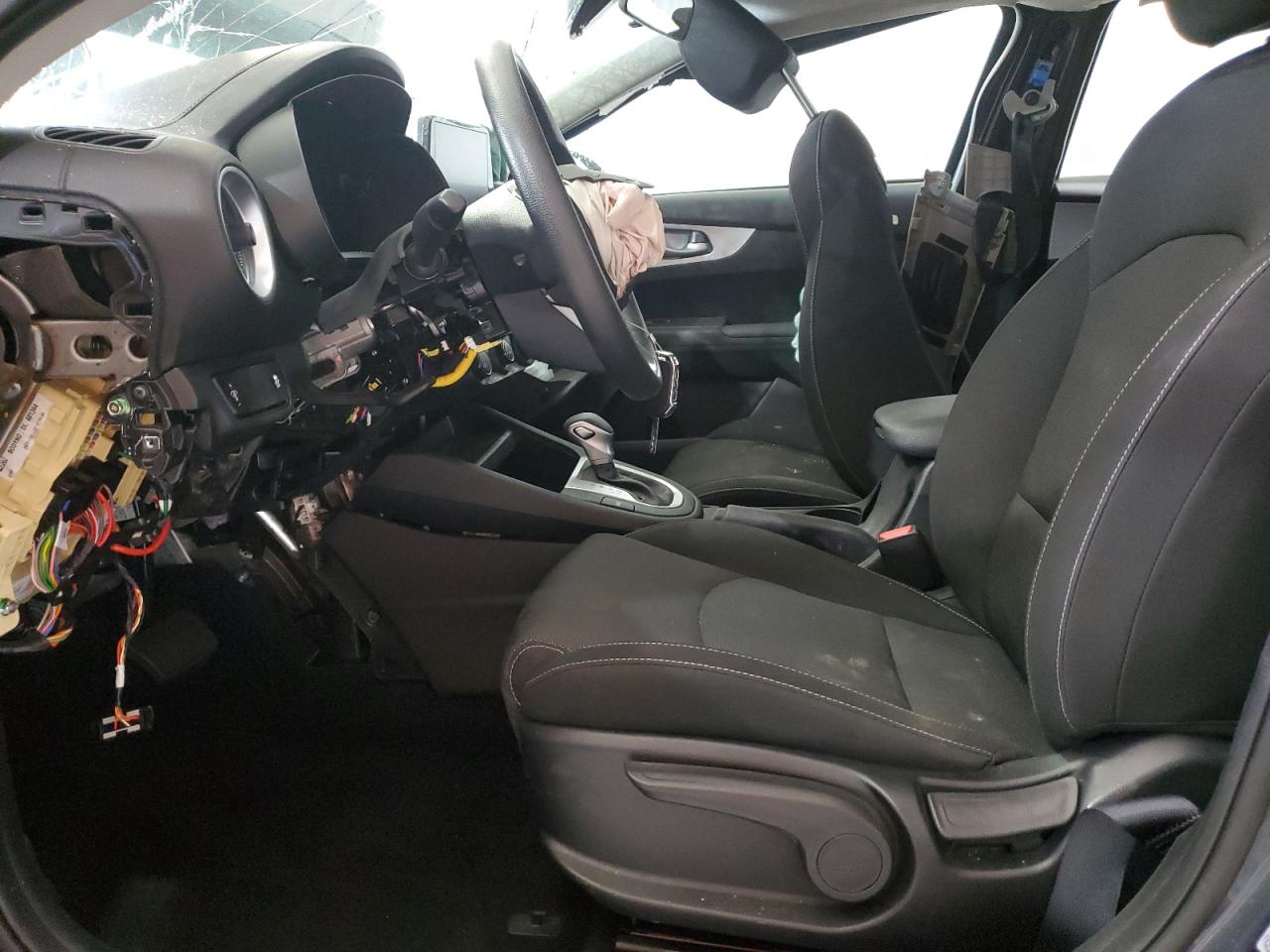 3KPF24AD5PE601354 KIA FORTE LX