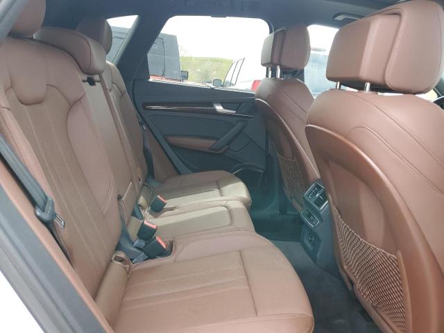 WA1BNAFY7J2145047 Audi Q5 Premium Plus