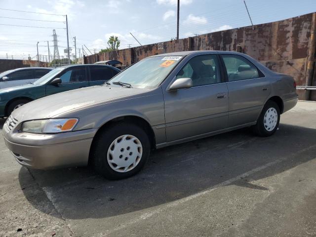 Auction sale of the 1999 Toyota Camry Ce, vin: 4T1BG22K5XU585946, lot number: 53253324