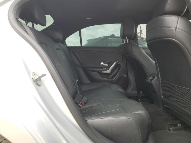 WDD3G4EB4KW005671 Mercedes-Benz A 220