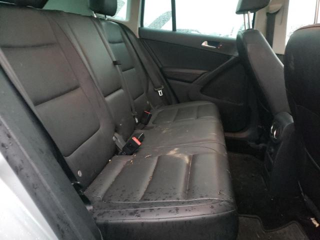 WVGRV7AX3HK007260 Volkswagen Tiguan Wolfsburg